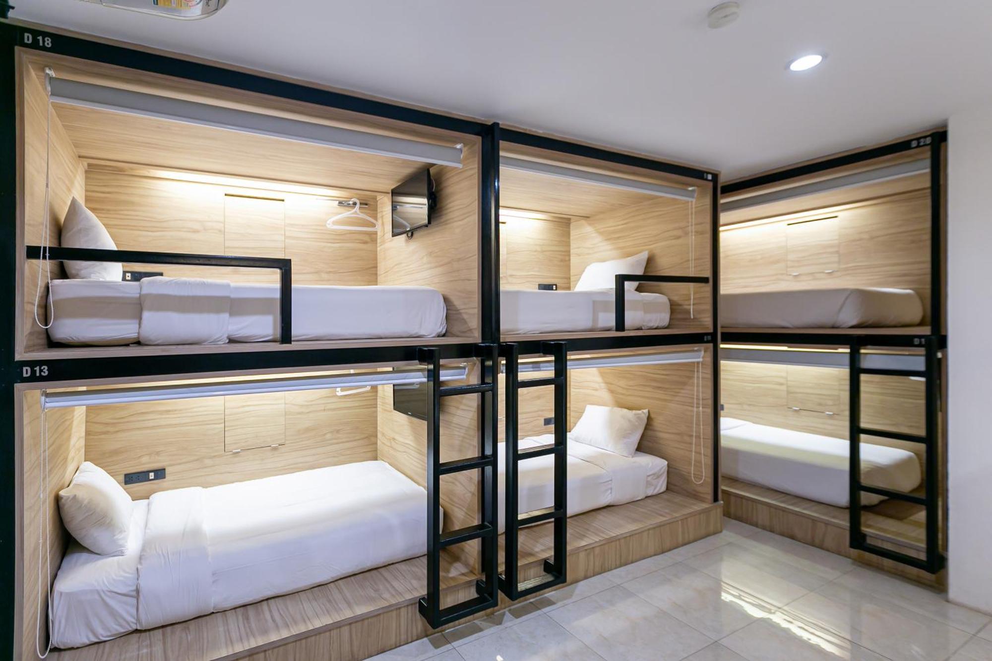 The Bedrooms Hostel Pattaya Exterior foto