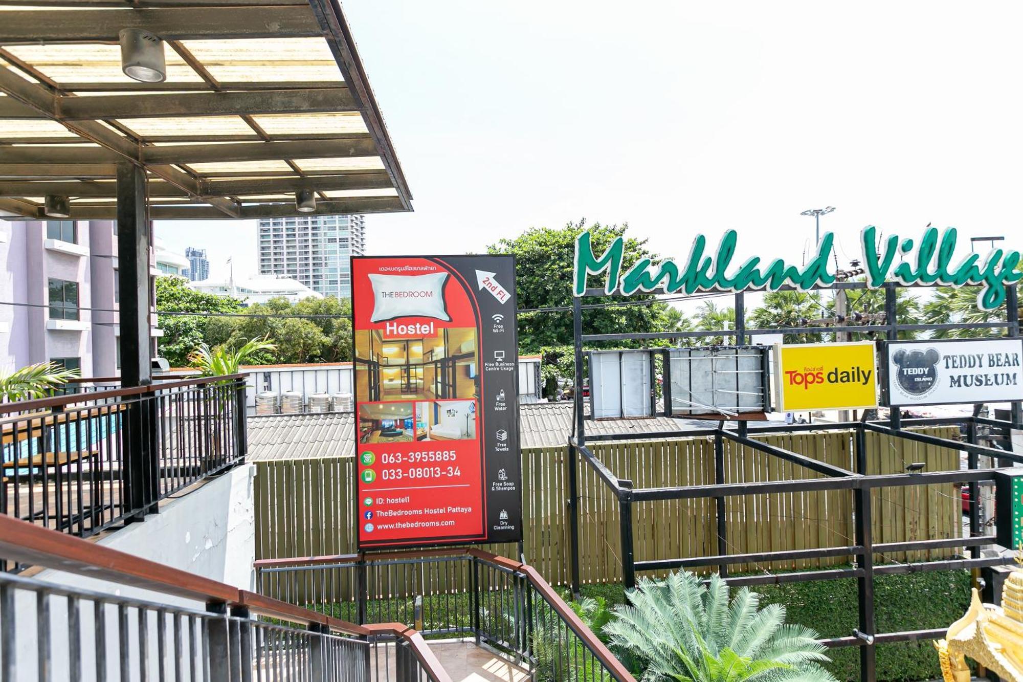 The Bedrooms Hostel Pattaya Exterior foto