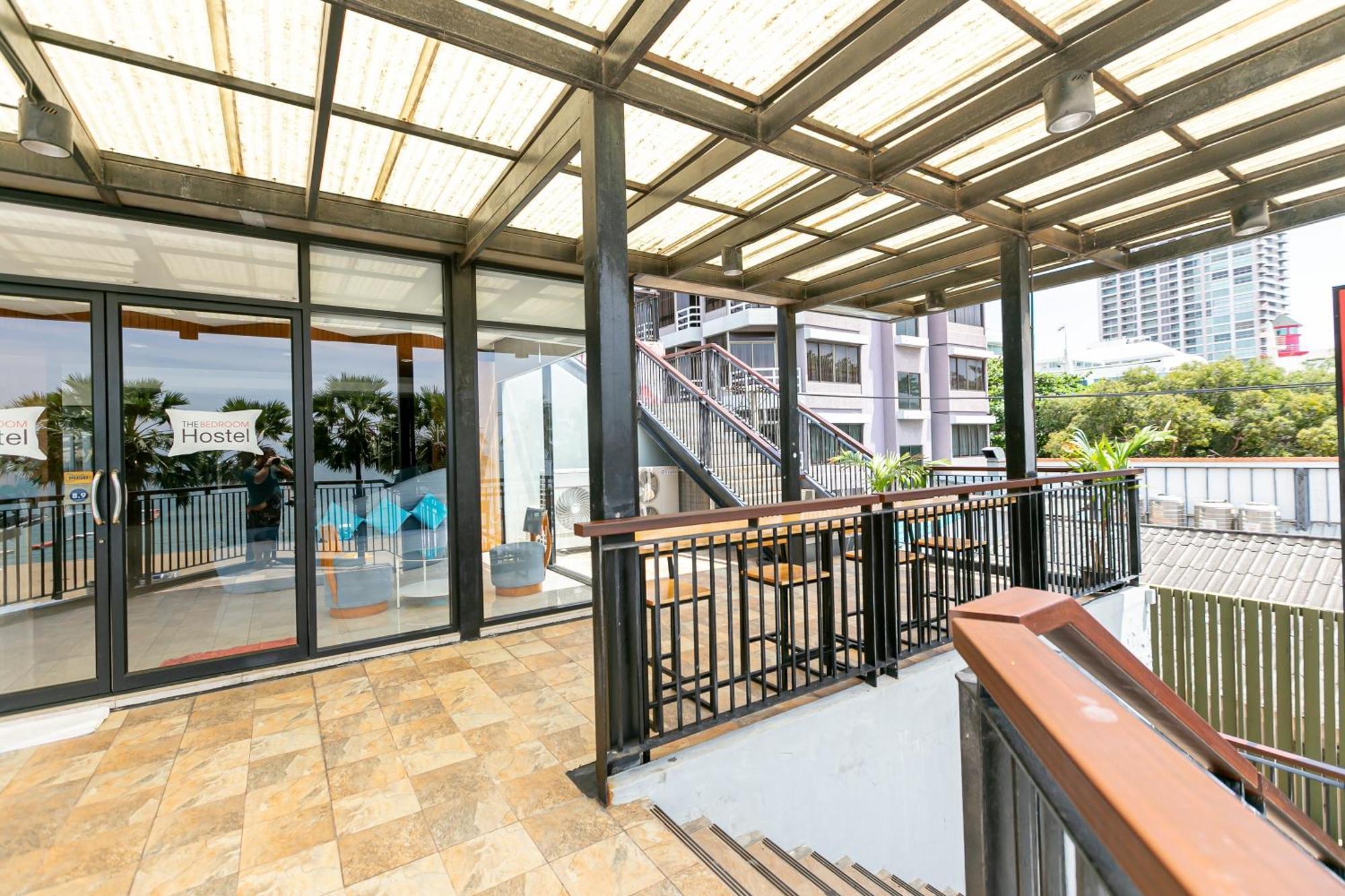 The Bedrooms Hostel Pattaya Exterior foto