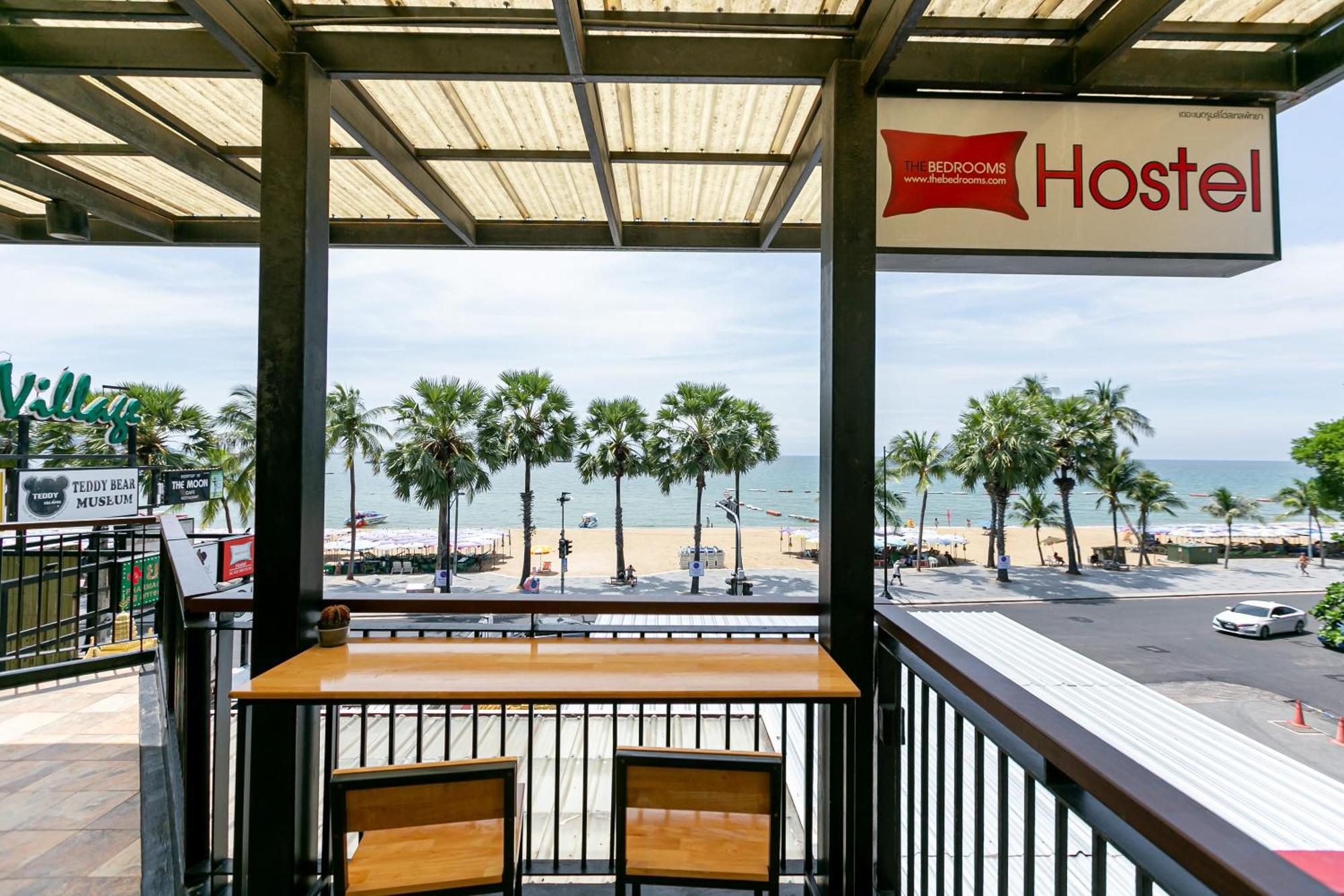 The Bedrooms Hostel Pattaya Exterior foto