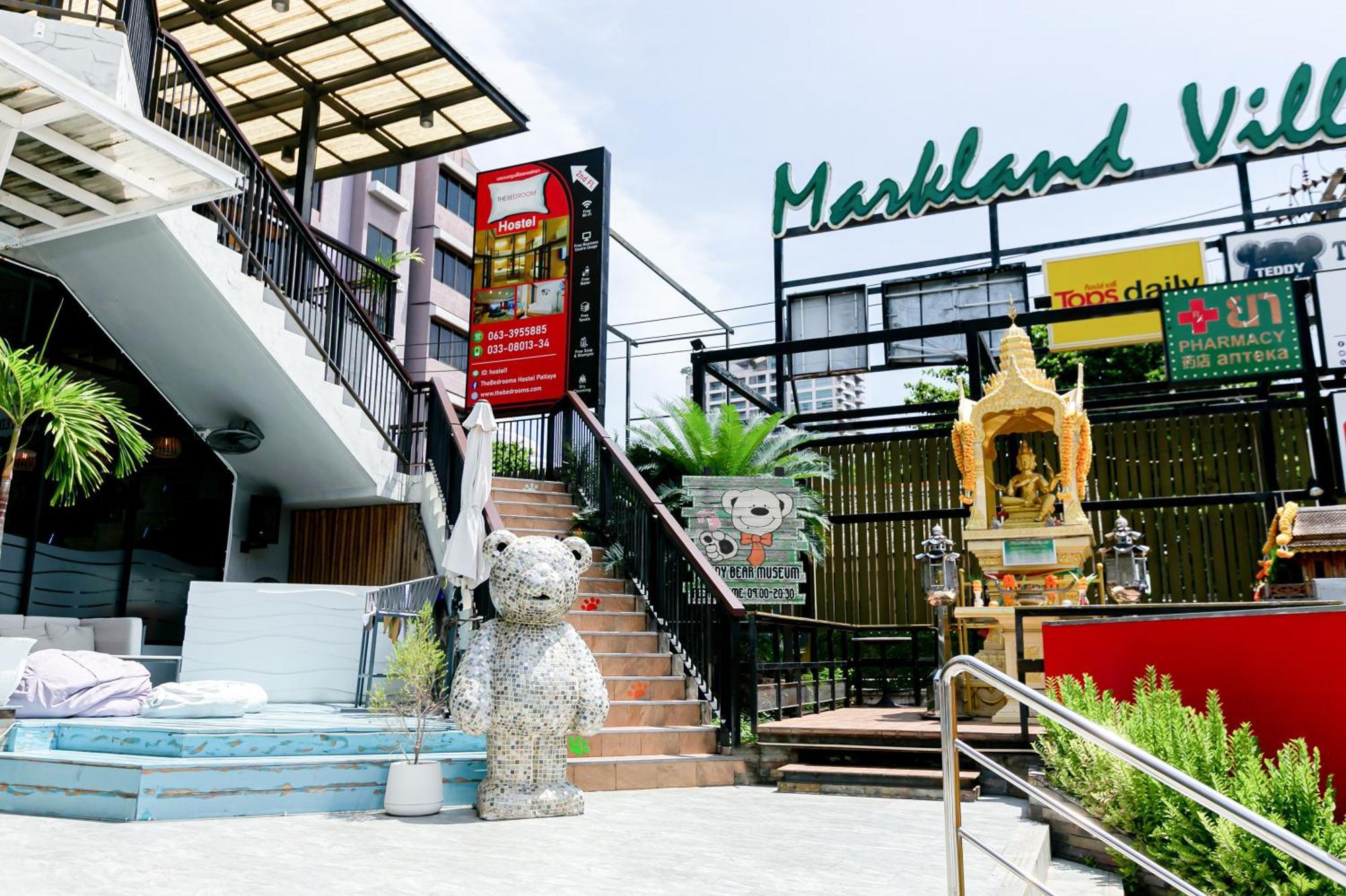 The Bedrooms Hostel Pattaya Exterior foto