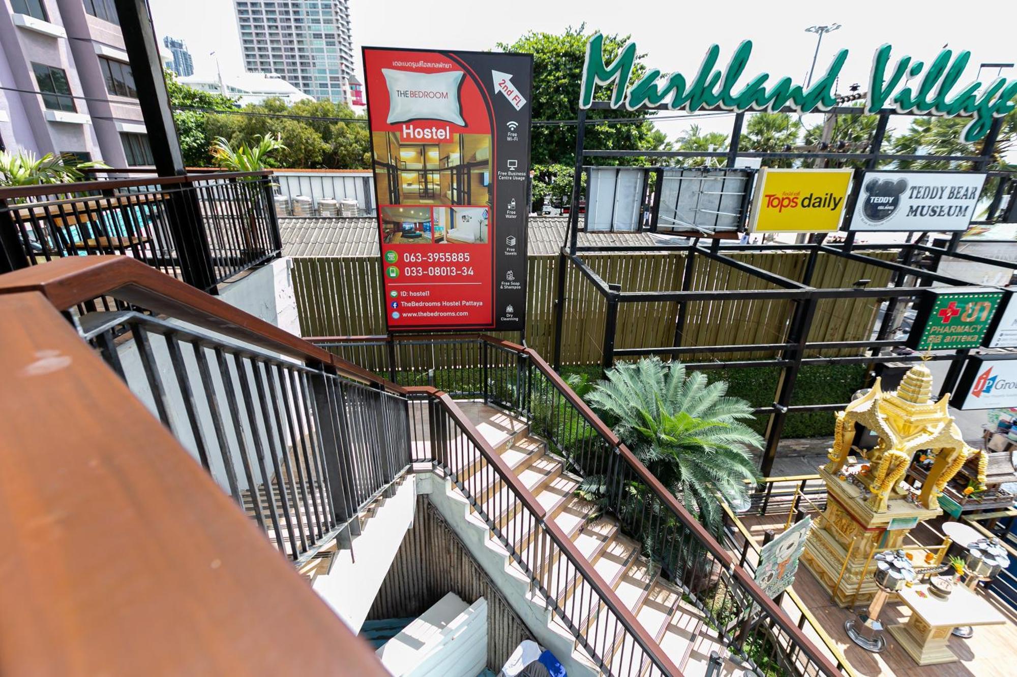 The Bedrooms Hostel Pattaya Exterior foto