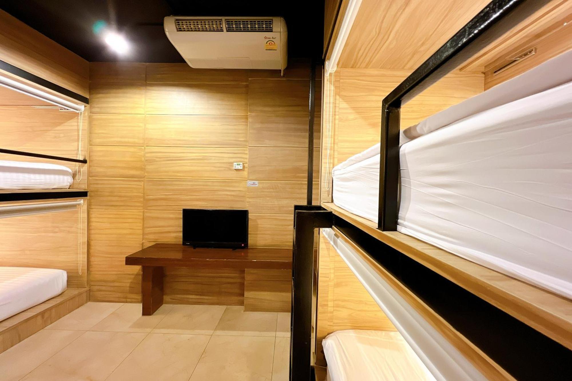 The Bedrooms Hostel Pattaya Exterior foto