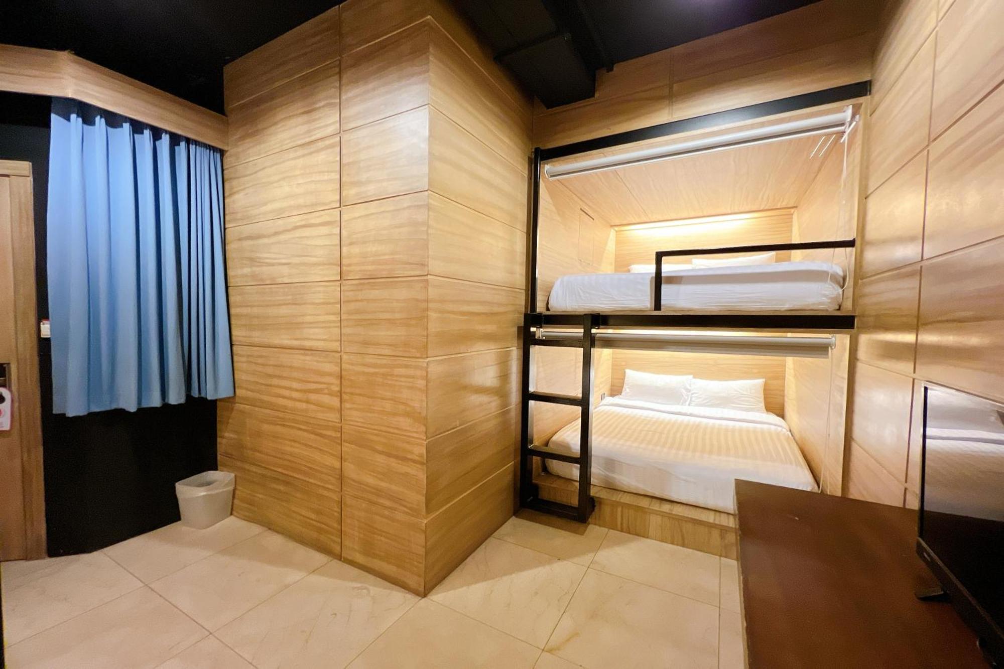 The Bedrooms Hostel Pattaya Exterior foto