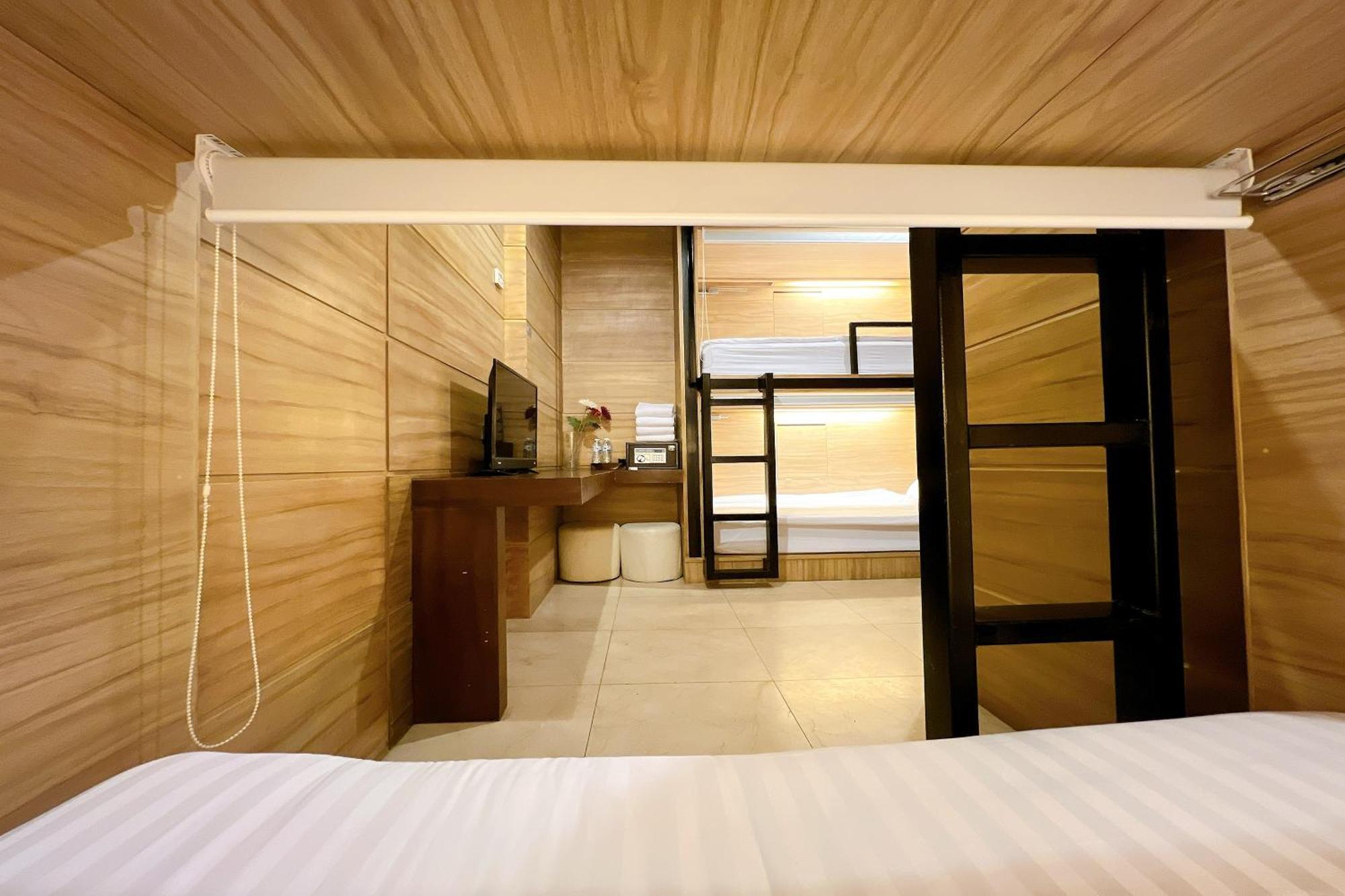 The Bedrooms Hostel Pattaya Exterior foto