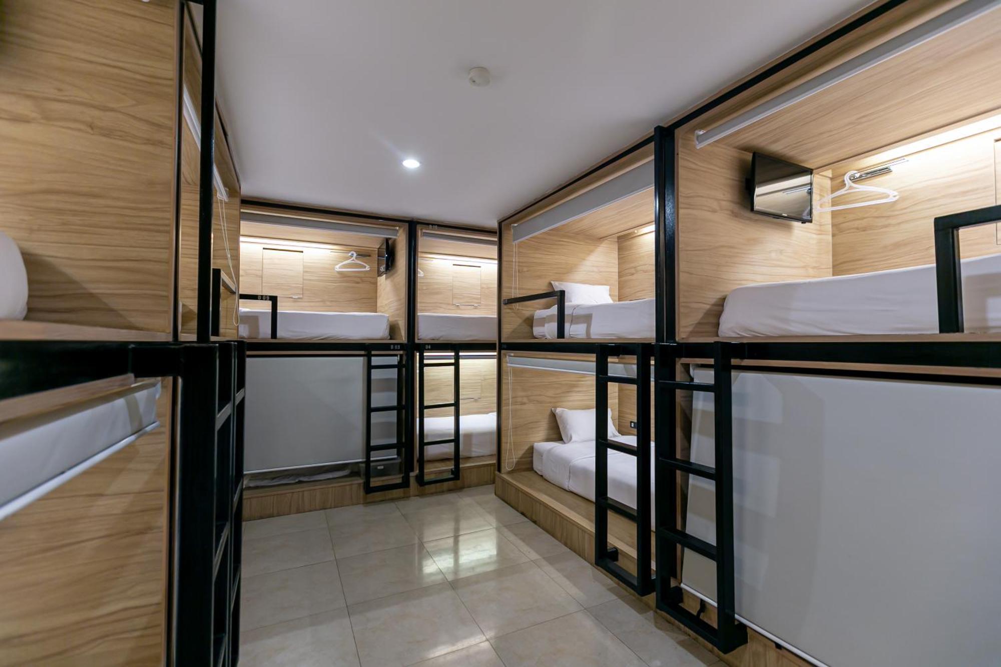 The Bedrooms Hostel Pattaya Exterior foto