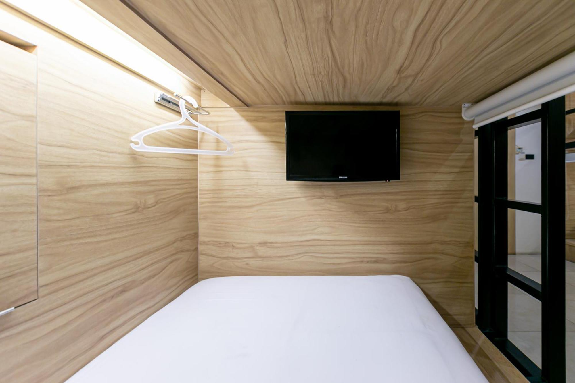 The Bedrooms Hostel Pattaya Exterior foto