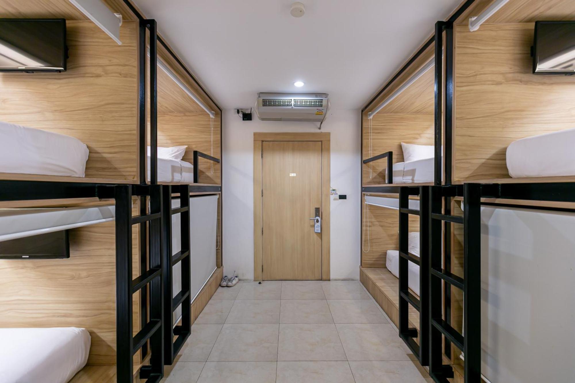 The Bedrooms Hostel Pattaya Exterior foto