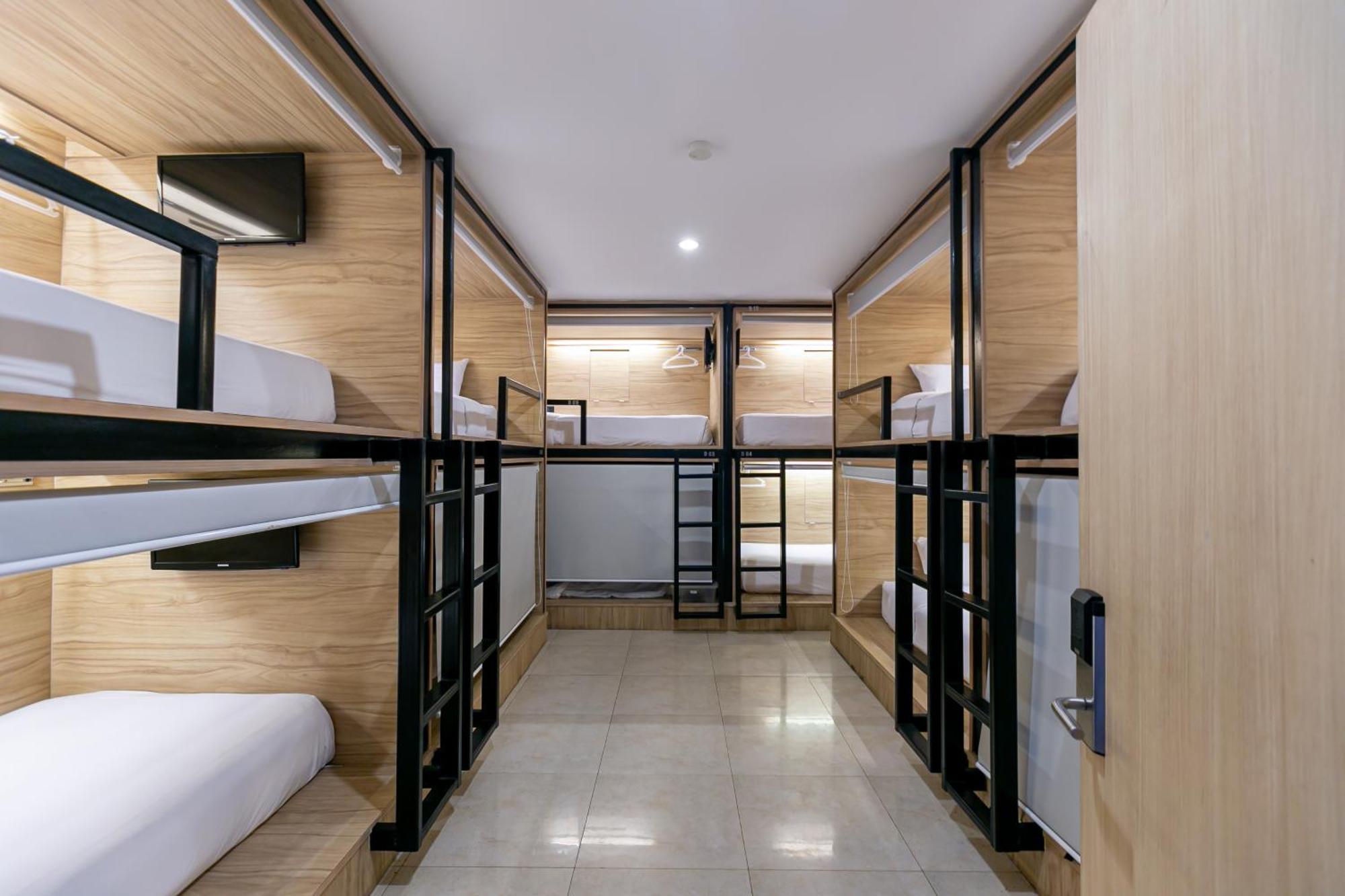 The Bedrooms Hostel Pattaya Exterior foto